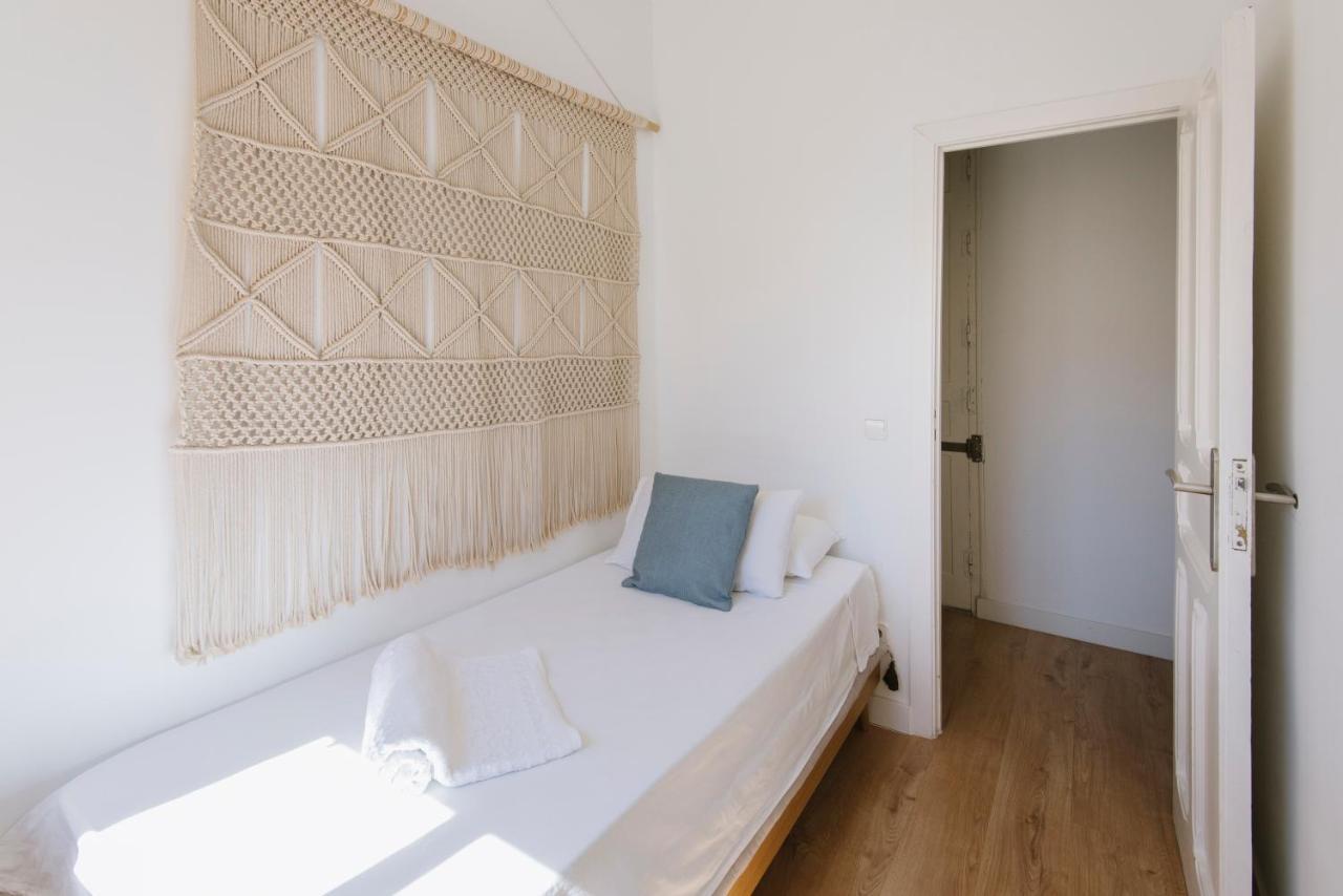 El Botones Nuevo Y Luminoso Apto De Diseno En Lavapies Apartment Madrid Luaran gambar